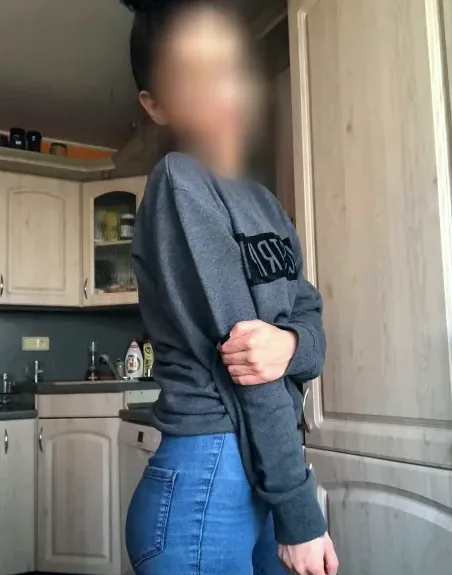 Andrea, 28