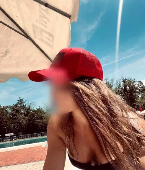 Bianca, 32
