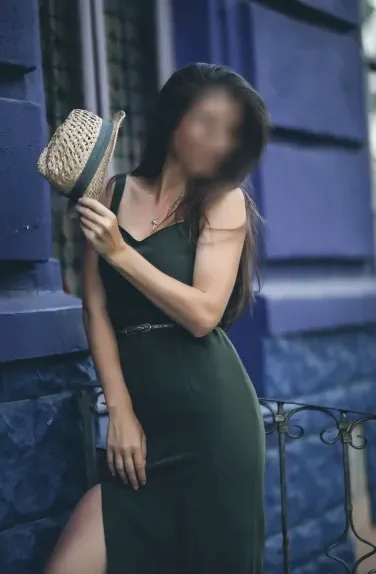 Emilia, 31