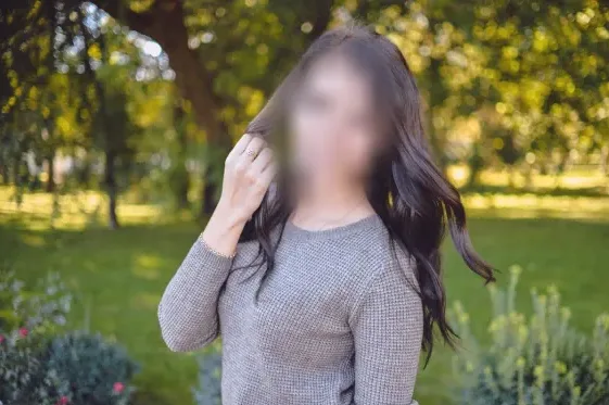 Kathrin, 32