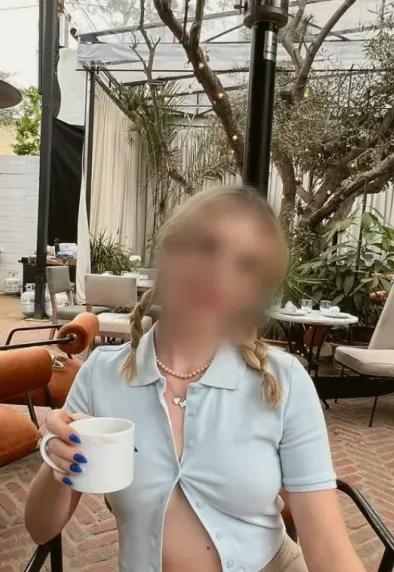 Laura, 27