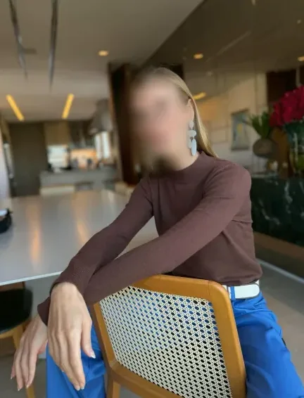 Mirela, 39