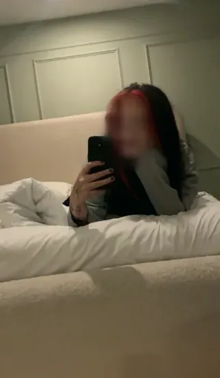 Nadine, 20